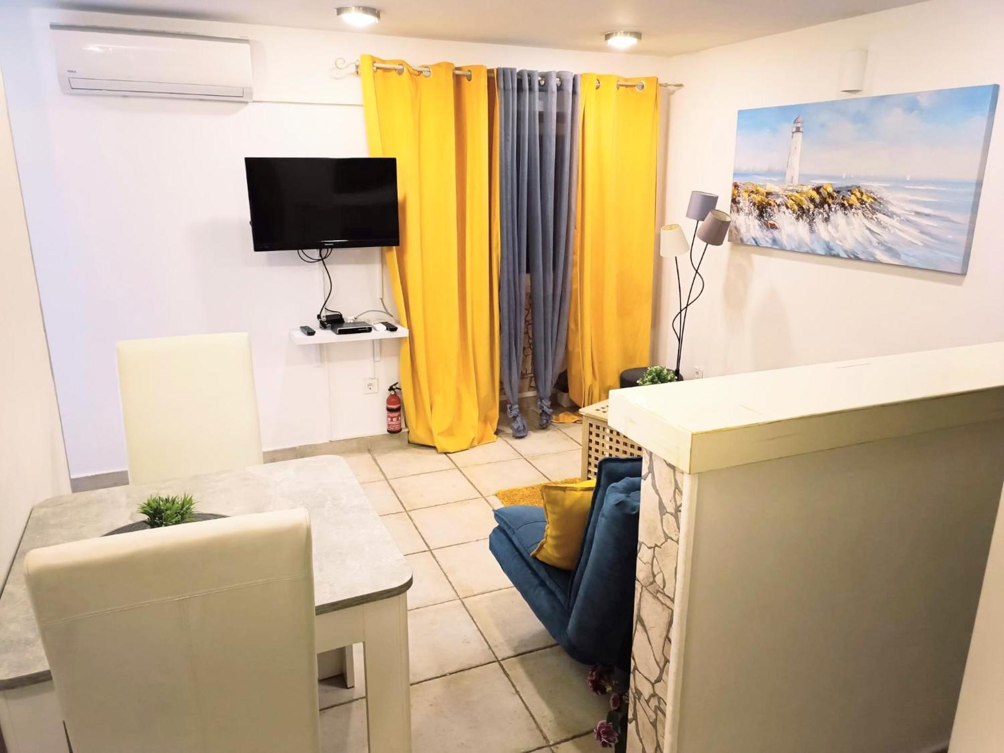 As Lucana Apartment - Ground Floor Вис Экстерьер фото